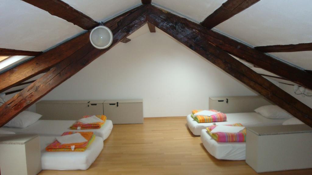 Hostel Alieti Izola Zimmer foto