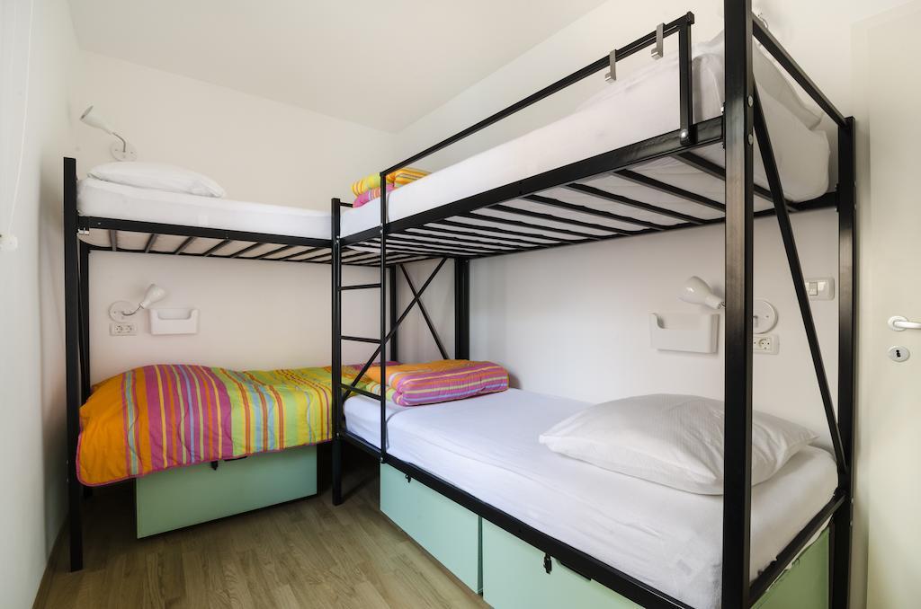 Hostel Alieti Izola Zimmer foto